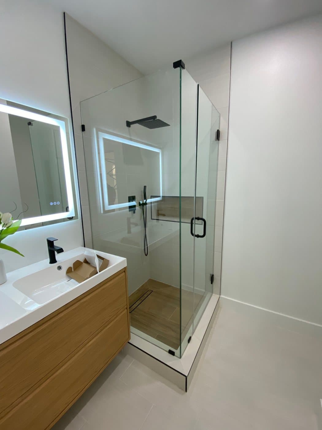 Modern vanity