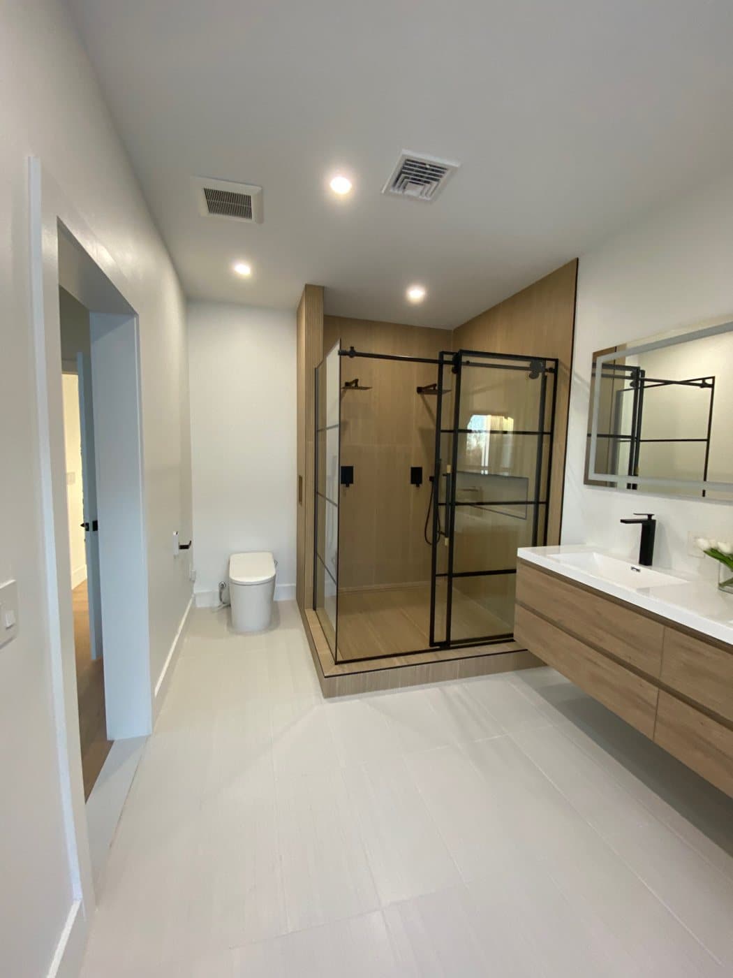 Double vanity bath